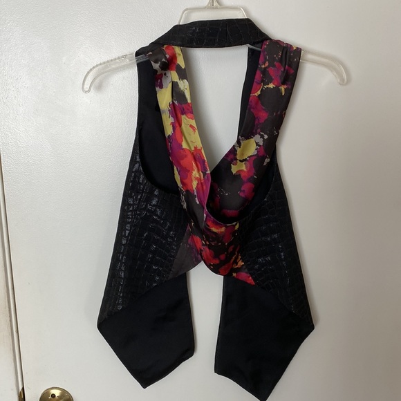 Alligator & multicolor Vest - Picture 2 of 2